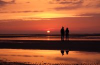 enjoy-the-sunset-at-terschelling_t20_WQoJ7z